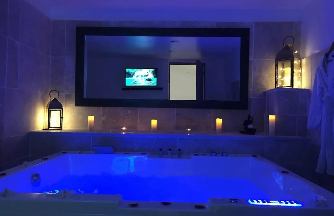 Love Room Villa Charlene-1