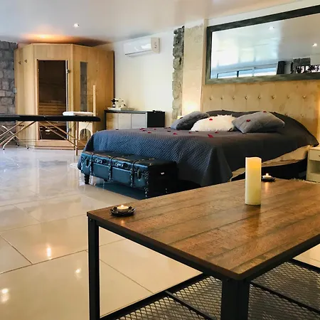 Love Room Villa Charlene-3